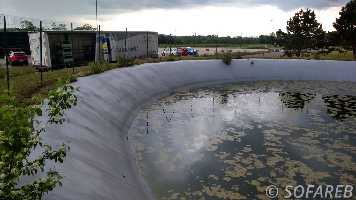 bassin d'eau agricole
