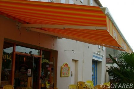 Store orange et jaune dépliable - devanture restaurant fabrication vendee store