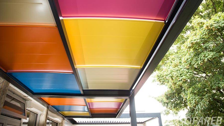 Abris-pergolas-couleurs-design-collectivité