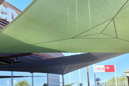 Voiles d'ombrage professionnelles en triangles verts et noirs pour Mac Donalds