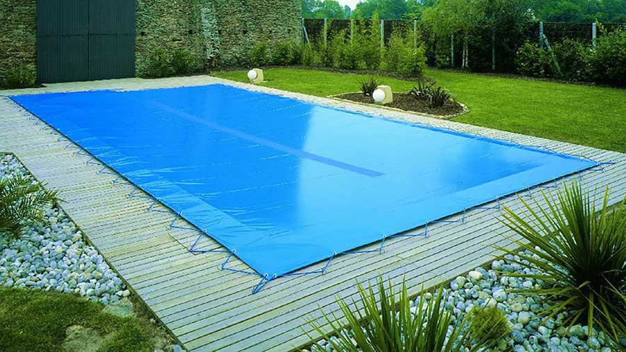 Bâches-hivernage-bleue-piscine
