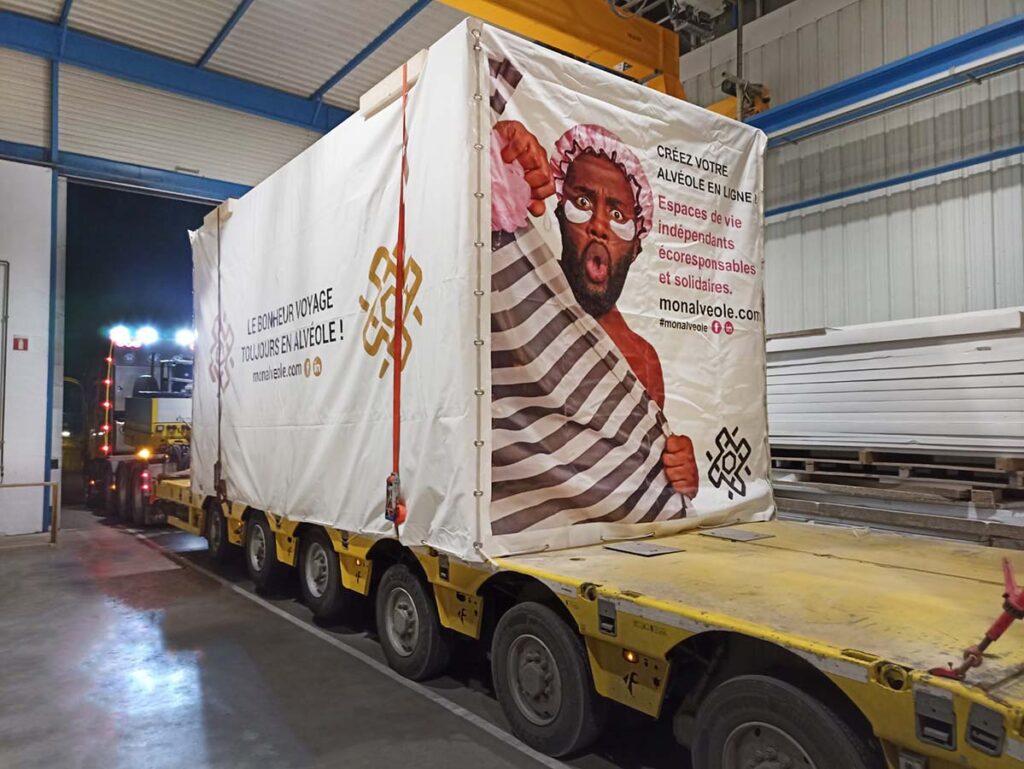Bâche-personnalisé-sur-mesure-remorque-camion