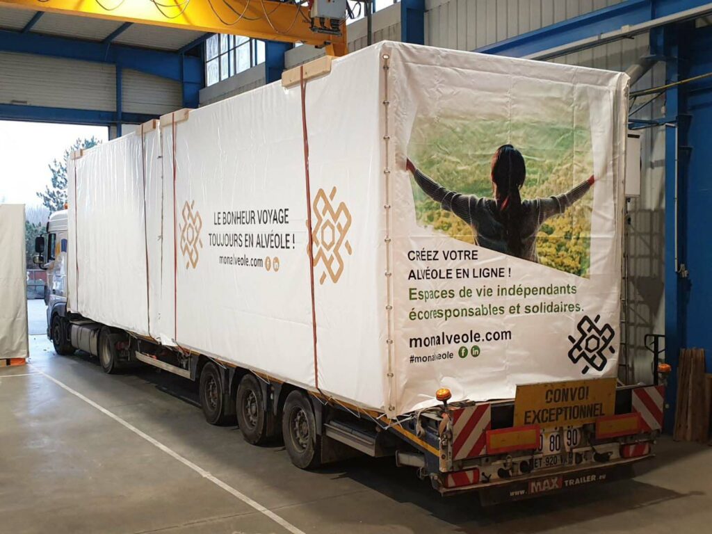 Bâche-personnalisé-sur-mesure-remorque-camion
