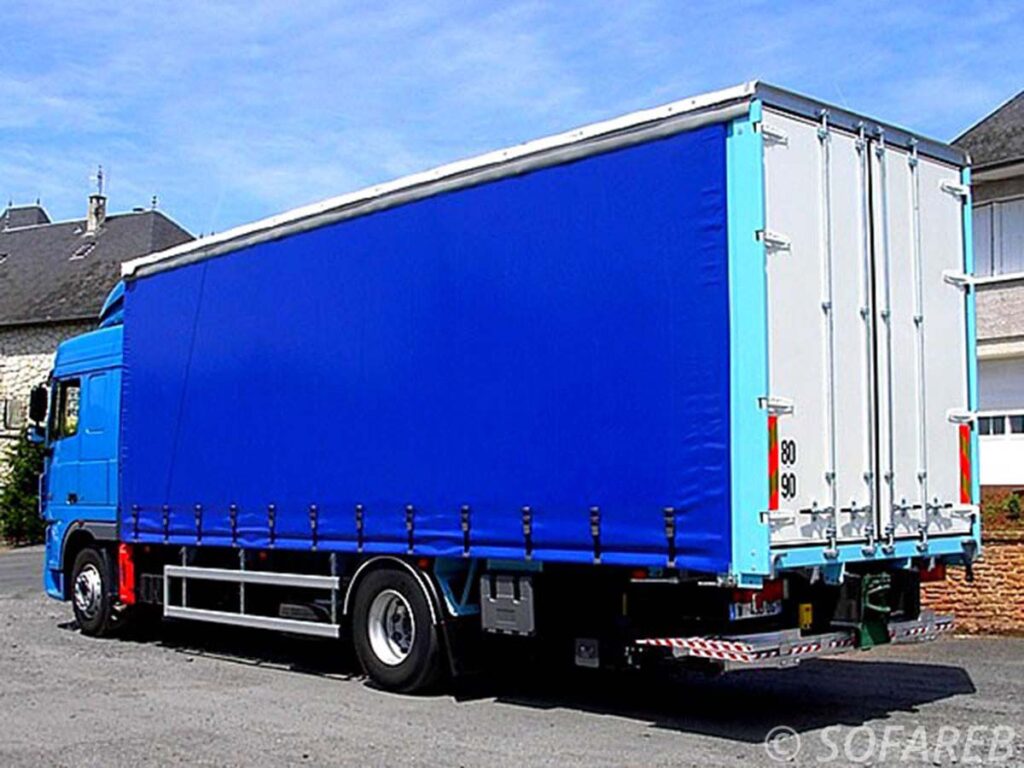 Bâche-personnalisé-sur-mesure-remorque-camion