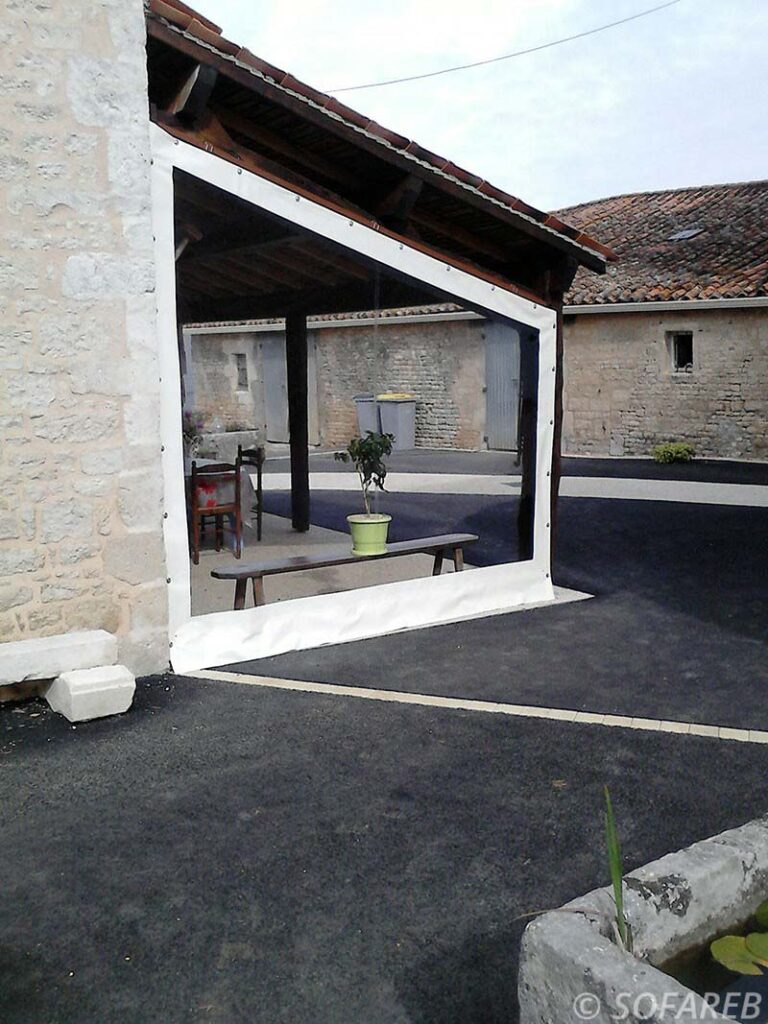 bache-sur-mesure-qualite-porte-souple-protection-brise-vent-veranda-vendee