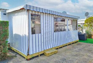 2-auvent-de-mobil-home-rayé-bleu-et-blanc